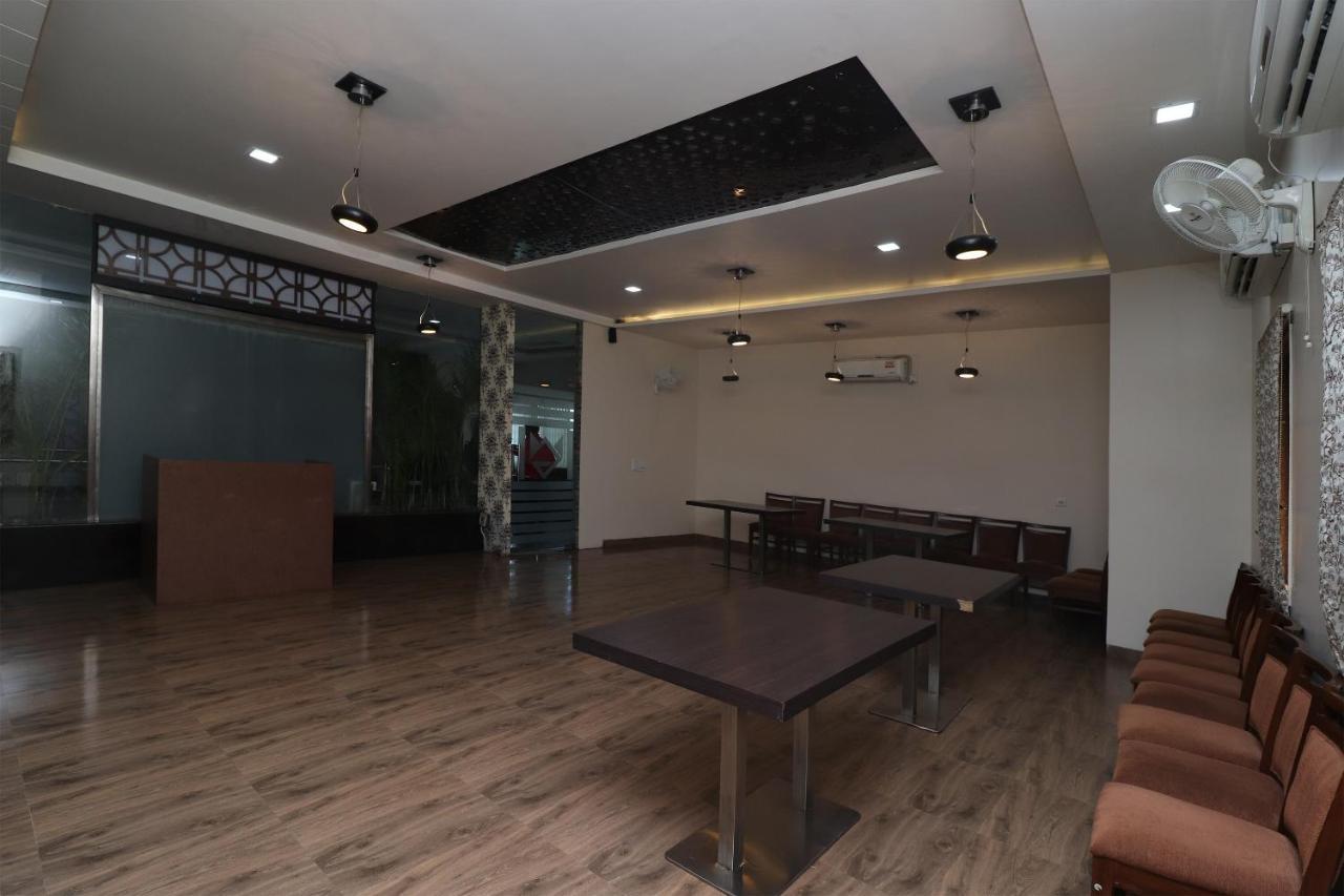 Oyo 29382 Golden Laurel Inn Deoria Экстерьер фото