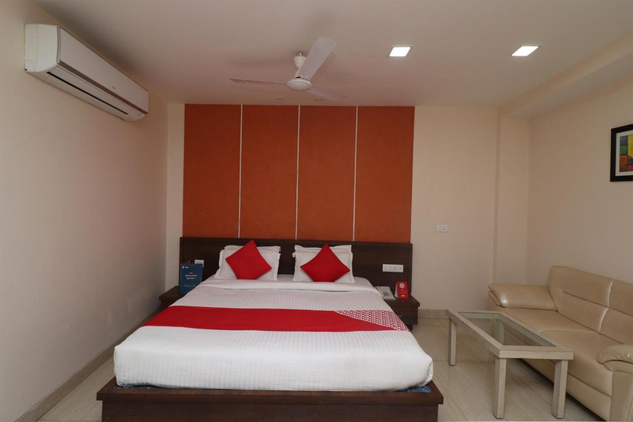 Oyo 29382 Golden Laurel Inn Deoria Экстерьер фото