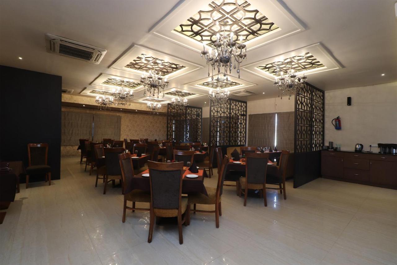 Oyo 29382 Golden Laurel Inn Deoria Экстерьер фото